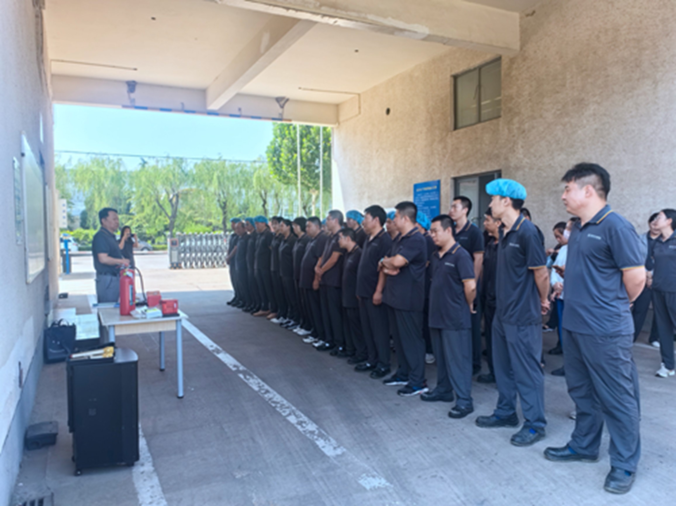 東綸科技開展“暢通生命通道”疏散應(yīng)急演練暨安全生產(chǎn)月宣傳活動