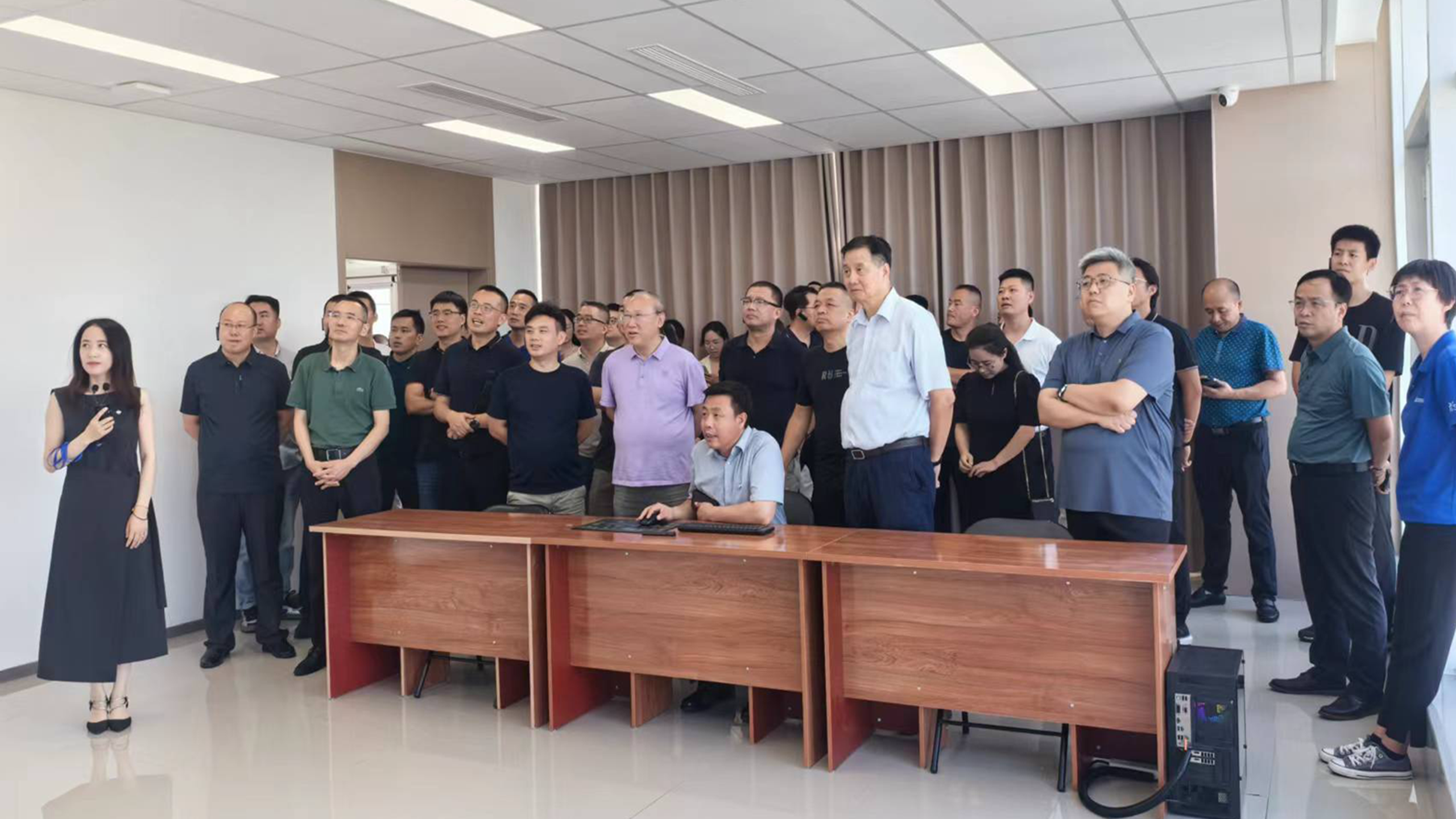 “東綸科技高端醫(yī)衛(wèi)用水刺非織造布生產線”技術與應用高端論壇<br>在天津濱海成功舉辦