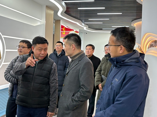 天津經(jīng)濟(jì)技術(shù)開發(fā)區(qū)黨委書記、管委會(huì)主任洪世聰一行赴東綸天津公司安全檢查和慰問